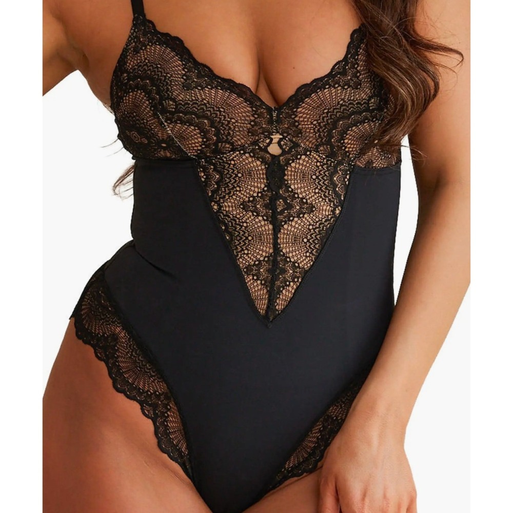 Pinsy Sculpting Lace Shapesuit Size Large Long Black Heavy Shaping Bodysuit NWT